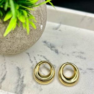 ⭐️Set of two vintage earrings⭐️